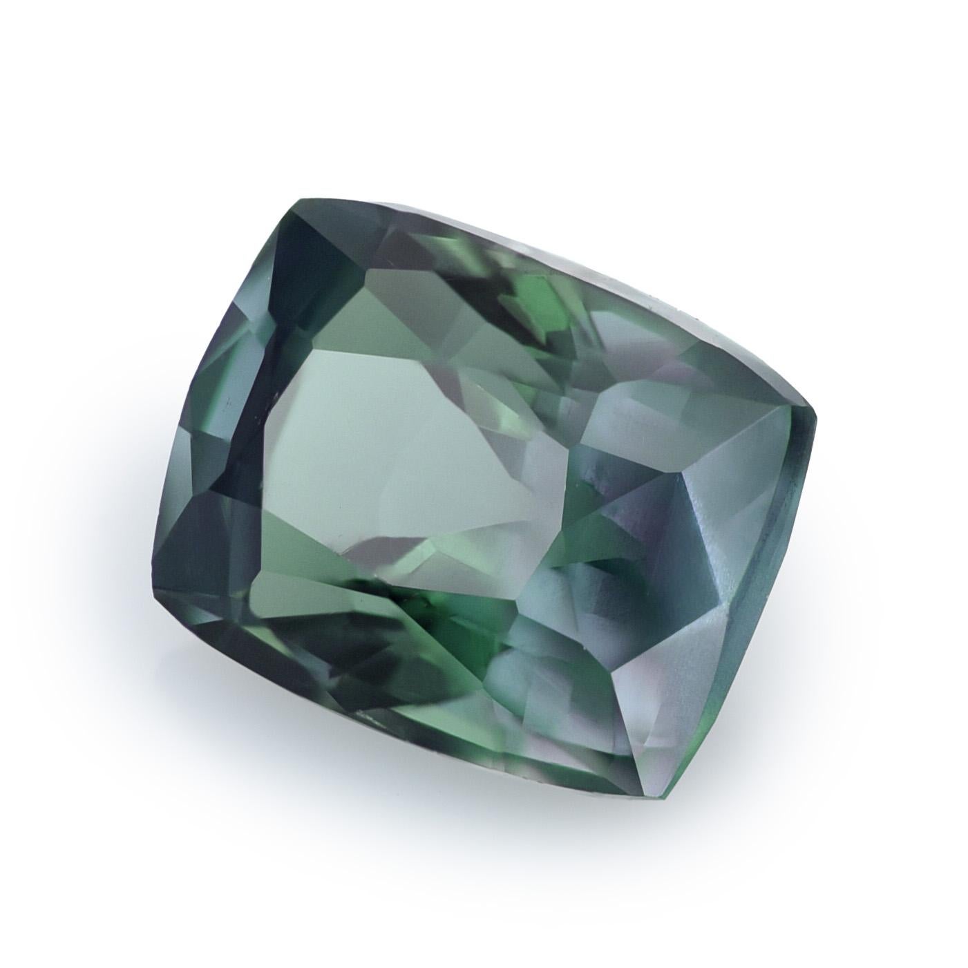 GIA Certified 0.72 Carats Color Changes Alexandrite In New Condition For Sale In Los Angeles, CA