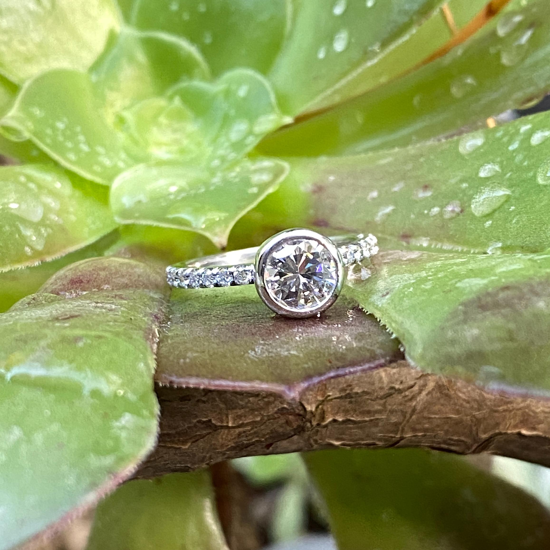 Platinum & Gold Engagement Ring with GIA 0.73ct Bezel-Set Diamond Rated E-VS1 In New Condition For Sale In Sherman Oaks, CA