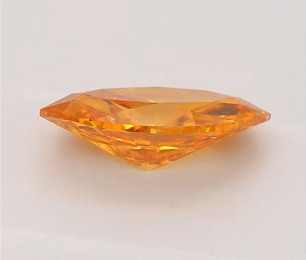 da uomo o donna Diamante certificato GIA da 0,73 carati di colore giallo intenso arancione con purezza I1 in vendita