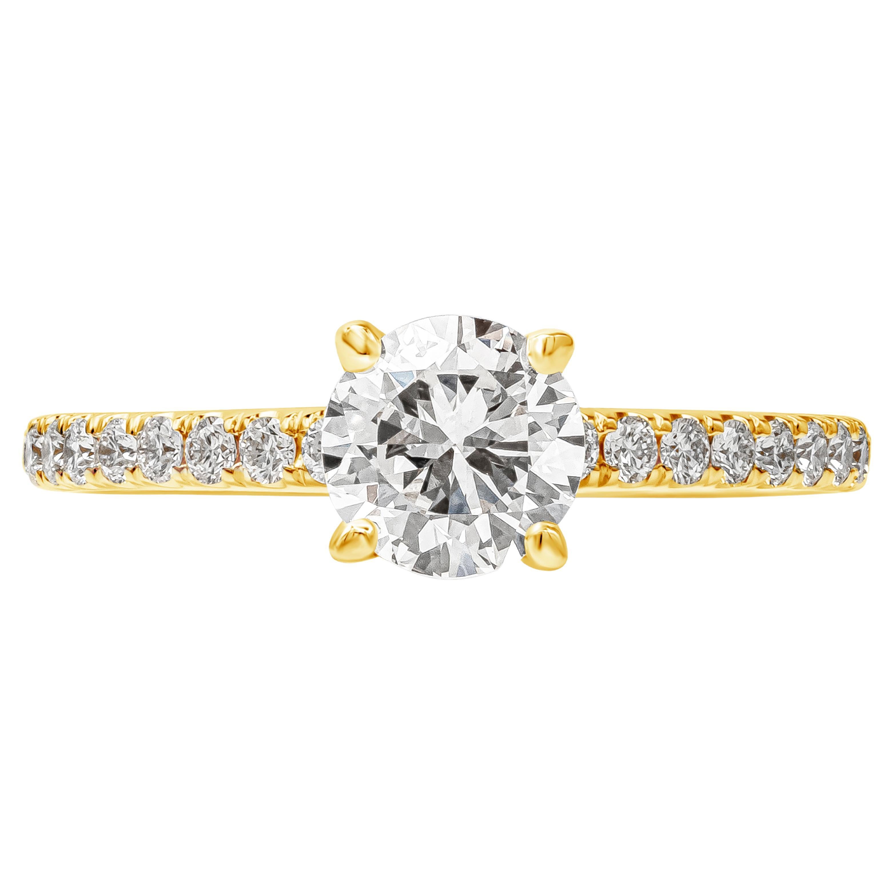 Anillo de compromiso con pavé de diamantes talla redonda brillante de 0,73 quilates certificado por el GIA  en venta