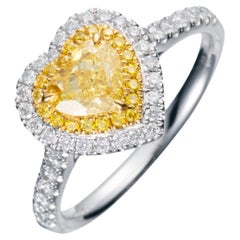 Anello con diamante a forma di cuore giallo intenso da 0,73 carati, certificato GIA, in oro 18KT