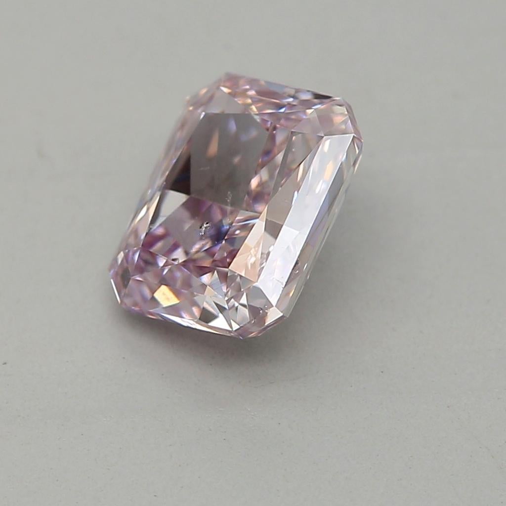 GIA-zertifiziert 0,74 Karat Fancy Lila Rosa SI2 Reinheit Diamant (Radiantschliff) im Angebot