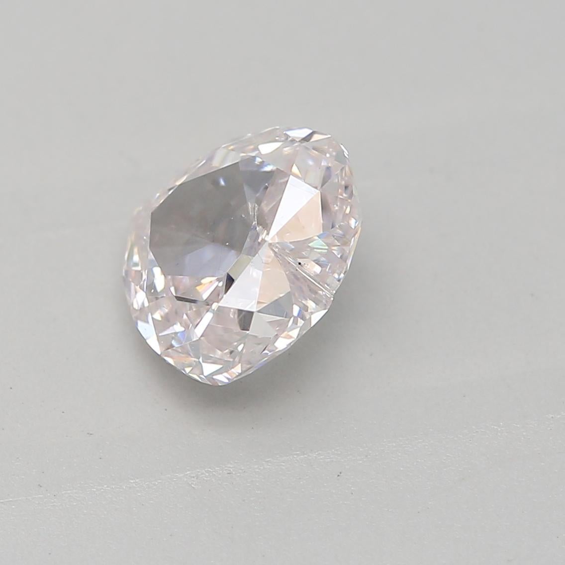 Cuore Diamante certificato GIA da 0,74 carati di colore rosa molto chiaro con purezza I1 in vendita