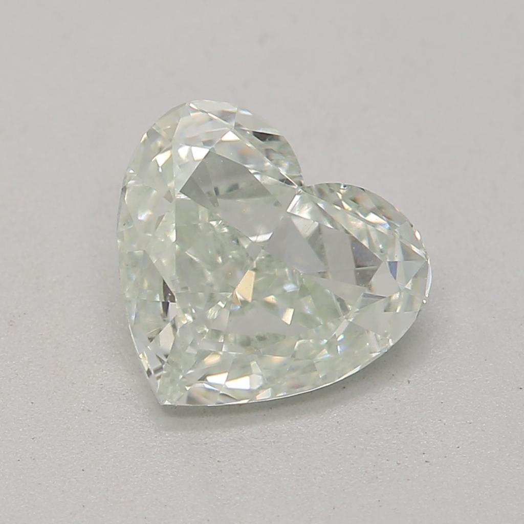 Certificato: GIA 
Numero del rapporto: 6382202298
Forma e taglio: Cuore
Peso in carati: 0,75 carati
Misure: 5,89 x 6,53 x 2,81 mm
Grado di colore: Verde chiaro

CARATTERISTICHE DEL DIAMANTE:

Questo diamante verde chiaro è un diamante raro e