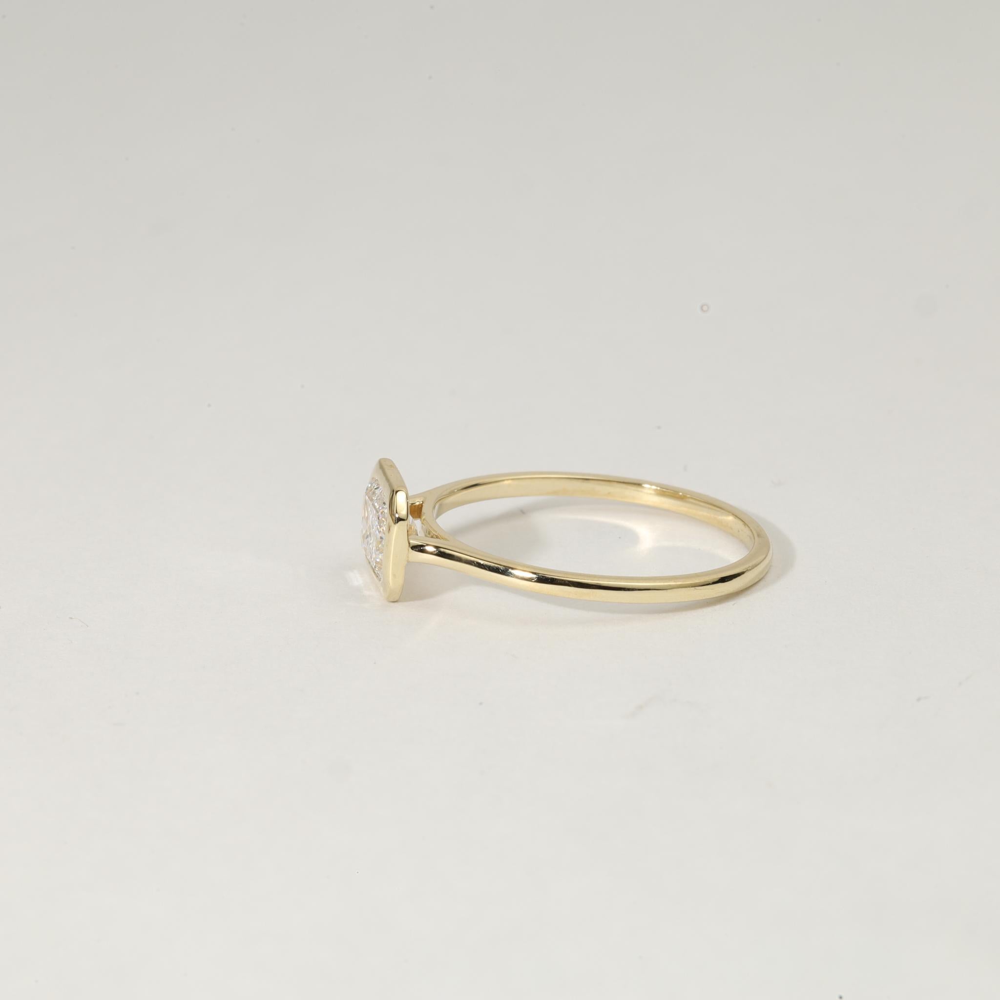 Taille émeraude Bague solitaire en or jaune 18 carats avec diamant taille émeraude certifié GIA de 0,75ct en vente
