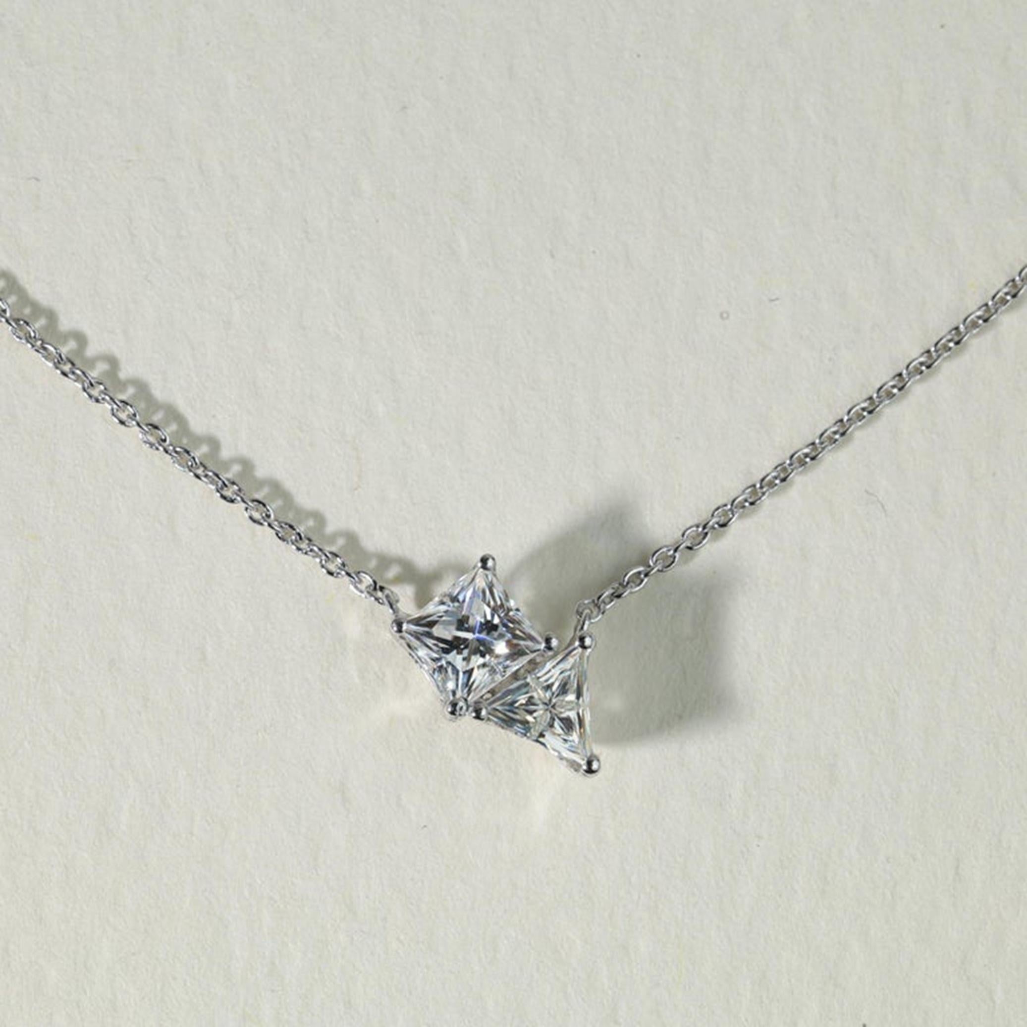 Rapporto GIA certificato 0,75 carati per la collana di diamanti a triangolo Princess. in vendita 7
