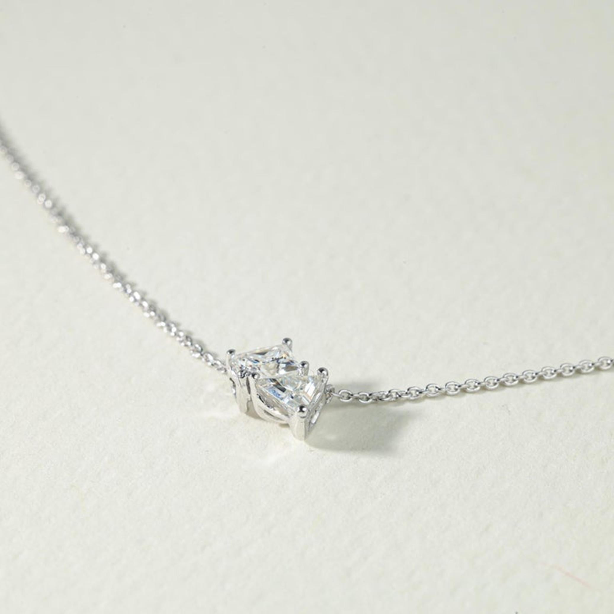 Rapporto GIA certificato 0,75 carati per la collana di diamanti a triangolo Princess. in vendita 2