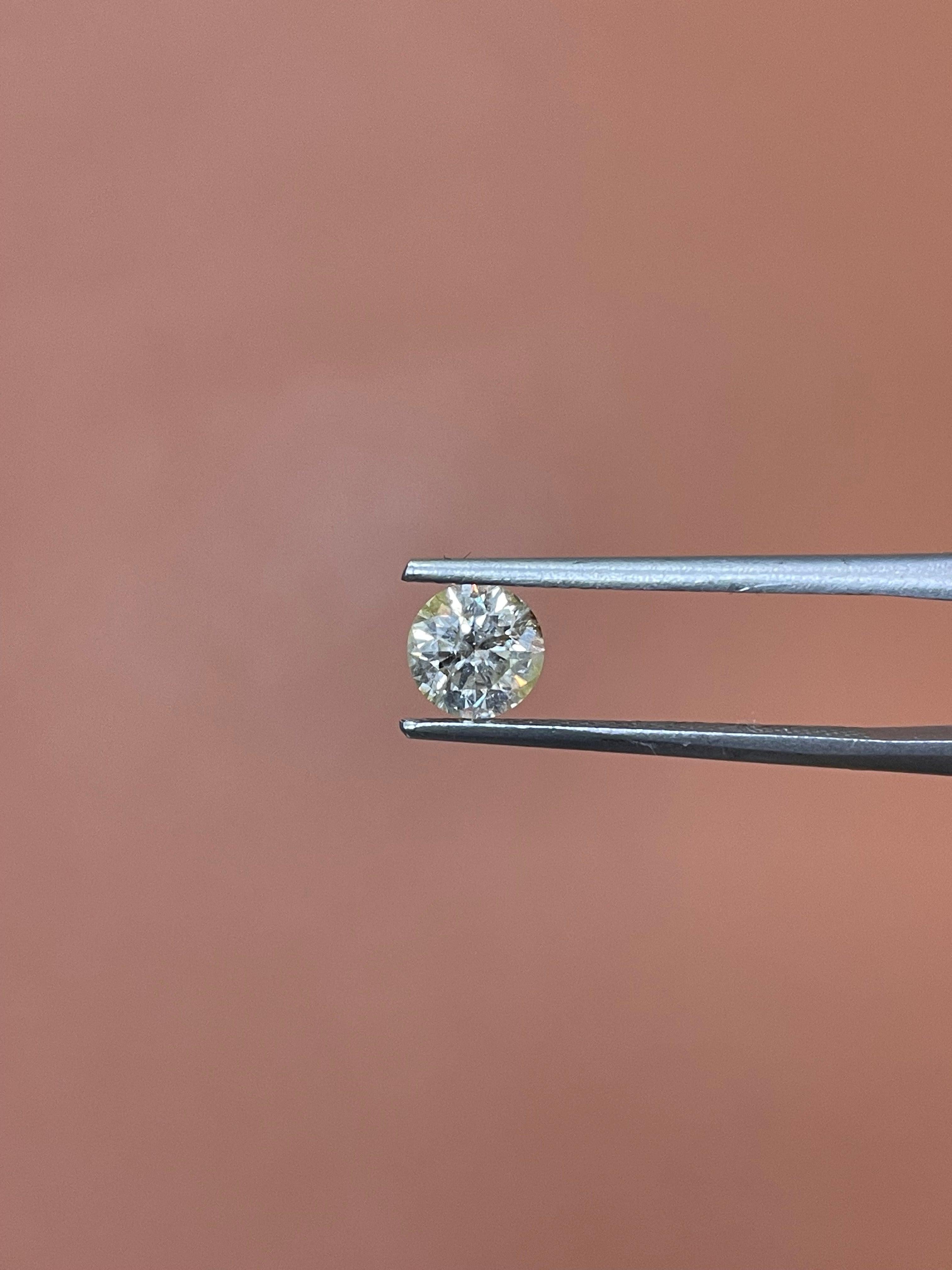 DESCRIPTION DE L'ARTICLE
ID # :
56576
Forme de la pierre :
Brillant rond 
Poids du diamant :
0.76CT 
La clarté :
I3
Couleur :
Q-R
Coupez :
très bien
Mesures :
5.78-5.81*3.69mm
Profondeur % :
63.7%
Tableau % :
57%
Symétrie :
Bon 
Polonais