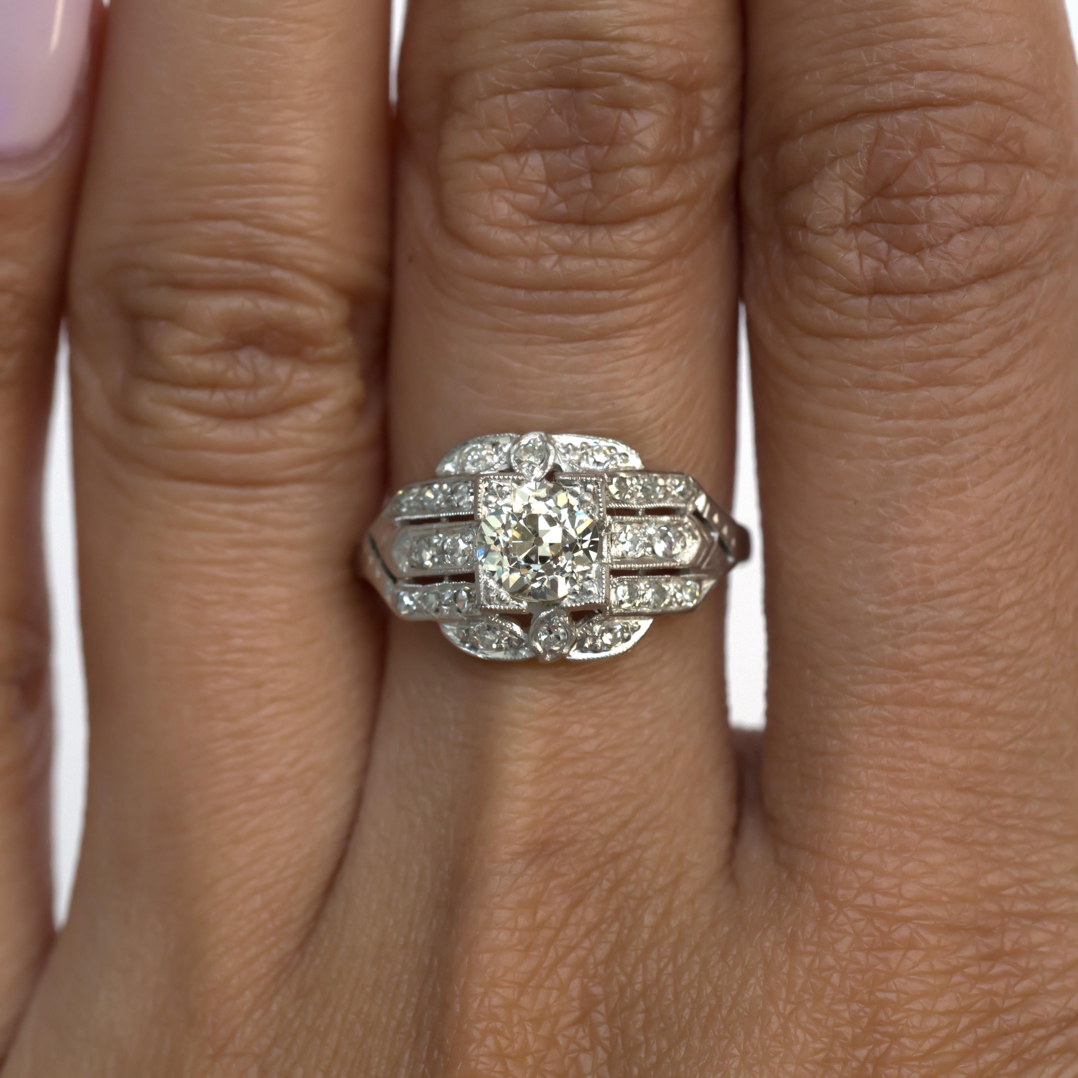 Bague de fiançailles en platine avec diamants de 0,77 carat certifiés GIA en vente 1