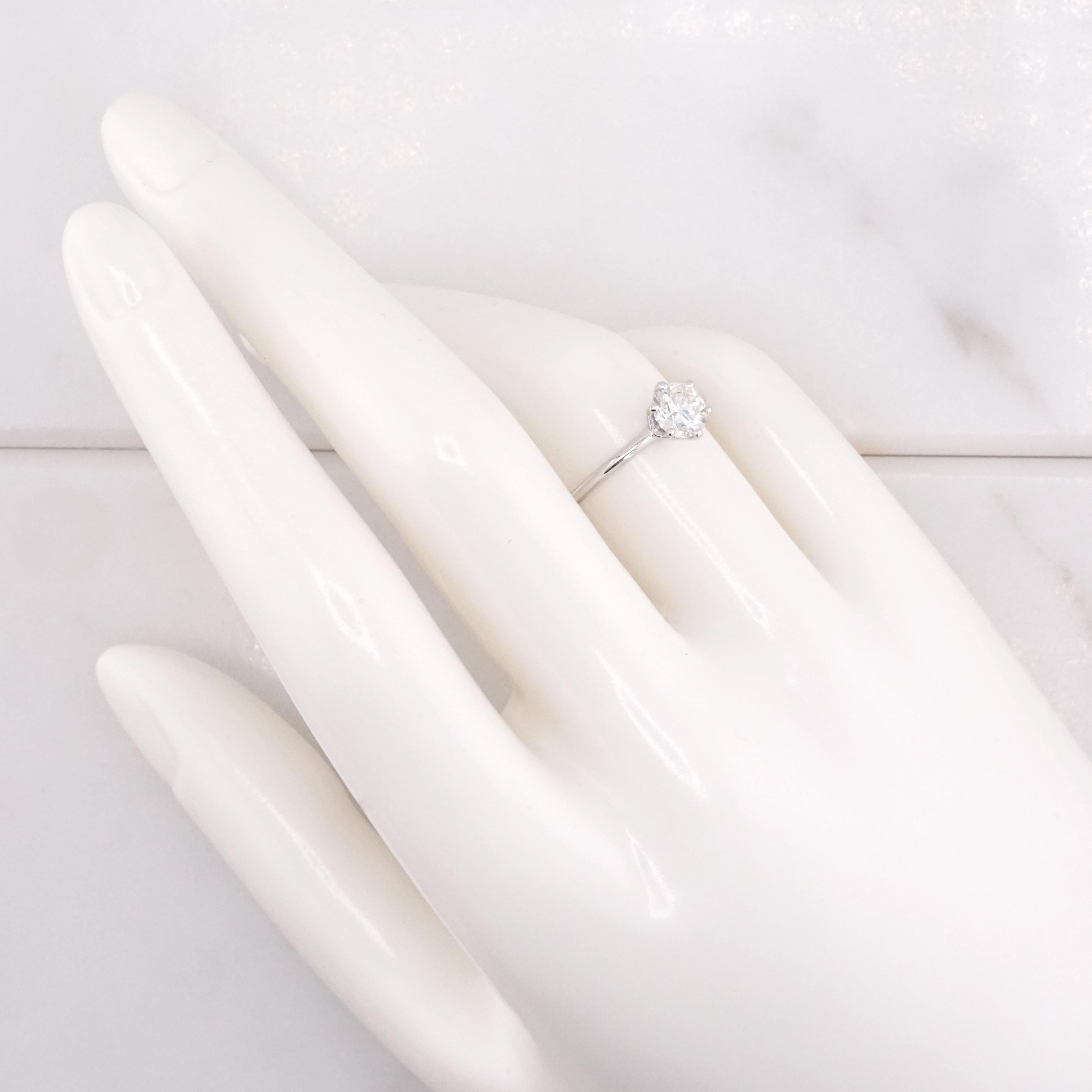 Bague solitaire en or blanc 18 carats avec diamants taille ronde de 0,78 carat certifiés GIA en vente 2