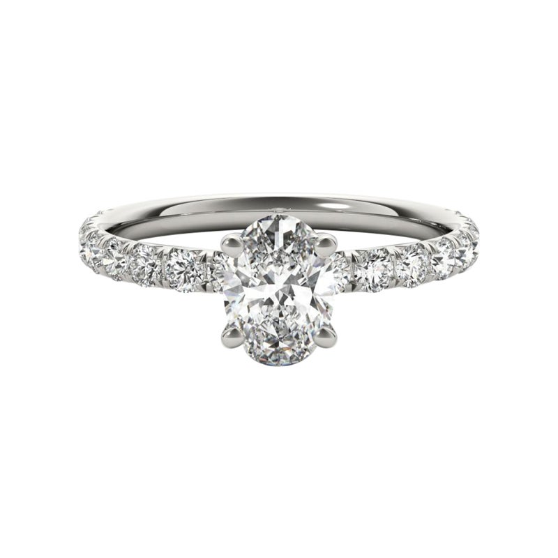 Solitario ovale certificato GIA da 0.79 carati e Pave  Anello con diamante