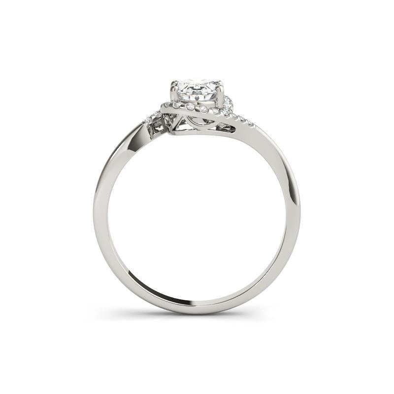 Anillo de diamantes en platino con halo ovalado curvado de 0.8 quilates certificado por el GIA en Nuevo estado para la venta en New York, NY