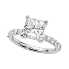 GIA Certified 0,8 Carat Princess e Classic Channel Band Platinum Diamond Ring