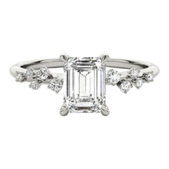 Anillo de diamantes esmeralda en racimo de vides en espaldera certificado por GIA de 0,8 quilates