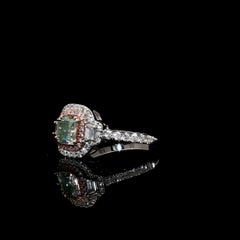 Bague sertie d'un diamant certifié GIA de 0,80 carat, de couleur vert clair fantaisie et de pureté VVS2