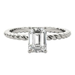 GIA Certified 0,80 Carat Twisted Band Emerald Solitaire Diamond Ring