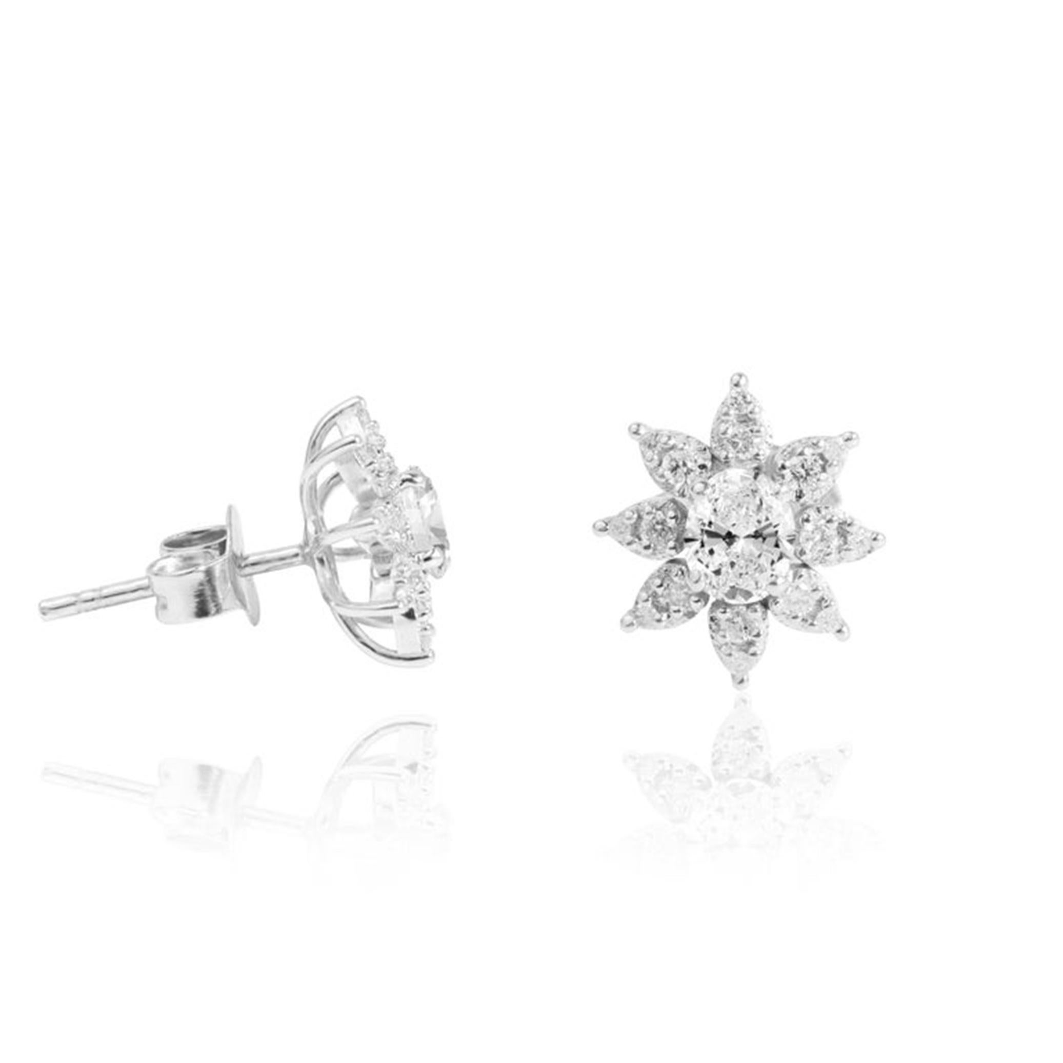 GIA Certified 0.80 ct Oval‑Cut E VS Diamond Halo Stud Earrings in 18K White Gold For Sale 2