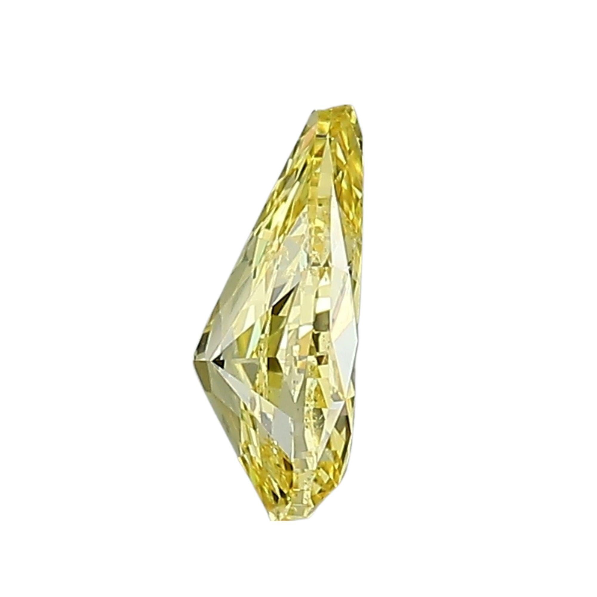 Diamant naturel certifié GIA de 0,81 carat, taille poire, de couleur jaune vif, en vrac Pour femmes en vente