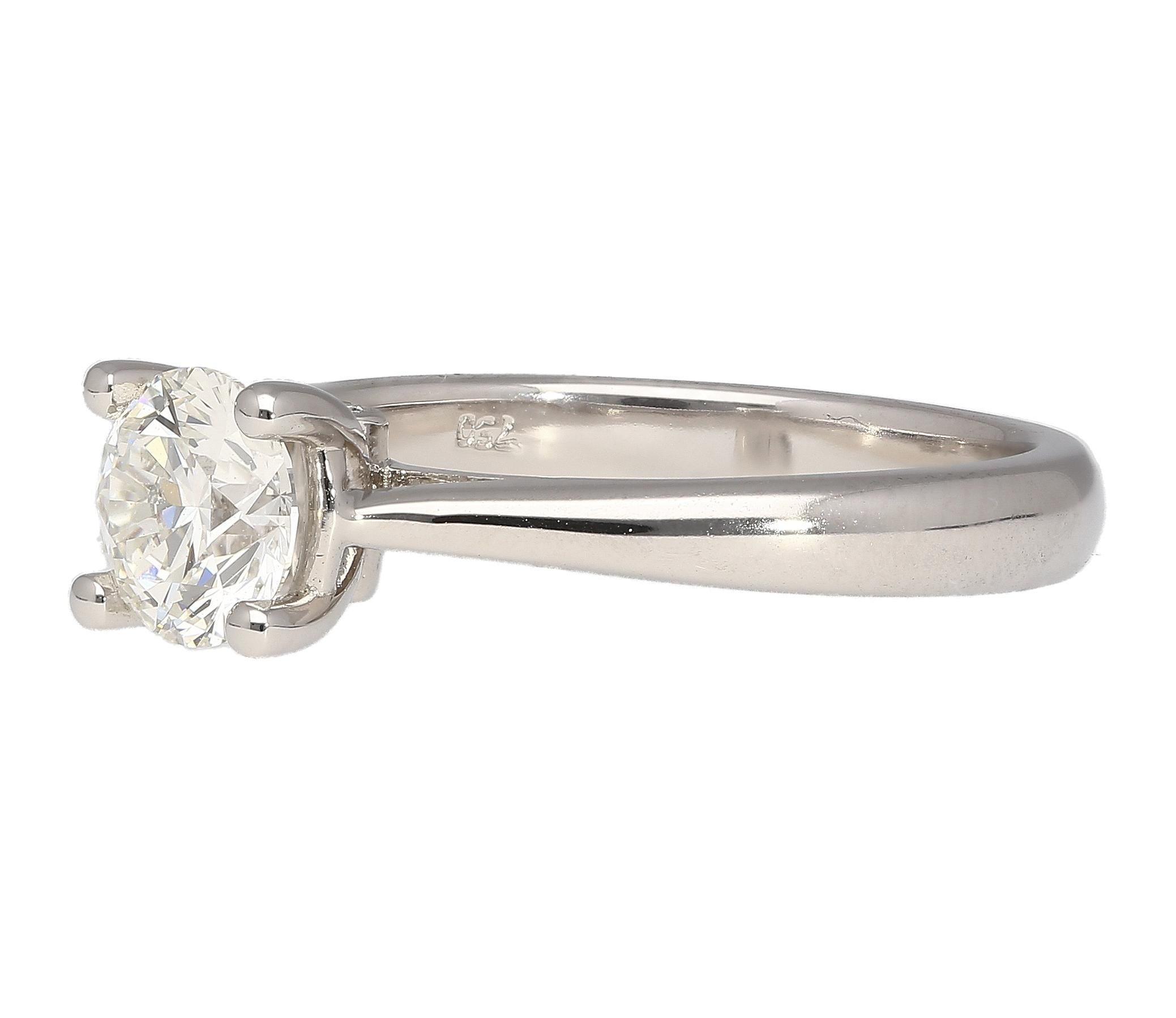 GIA Certified 0.81 Carat G/VS2 Round Cut Diamond Engagement Ring In New Condition For Sale In Miami, FL