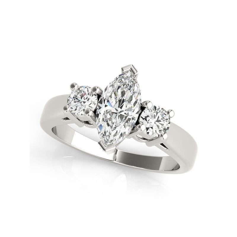 Taille Marquise GIA Certified 0.81 Carat Marquise Three-Stone Anniversary Platinum Diamond Ring en vente