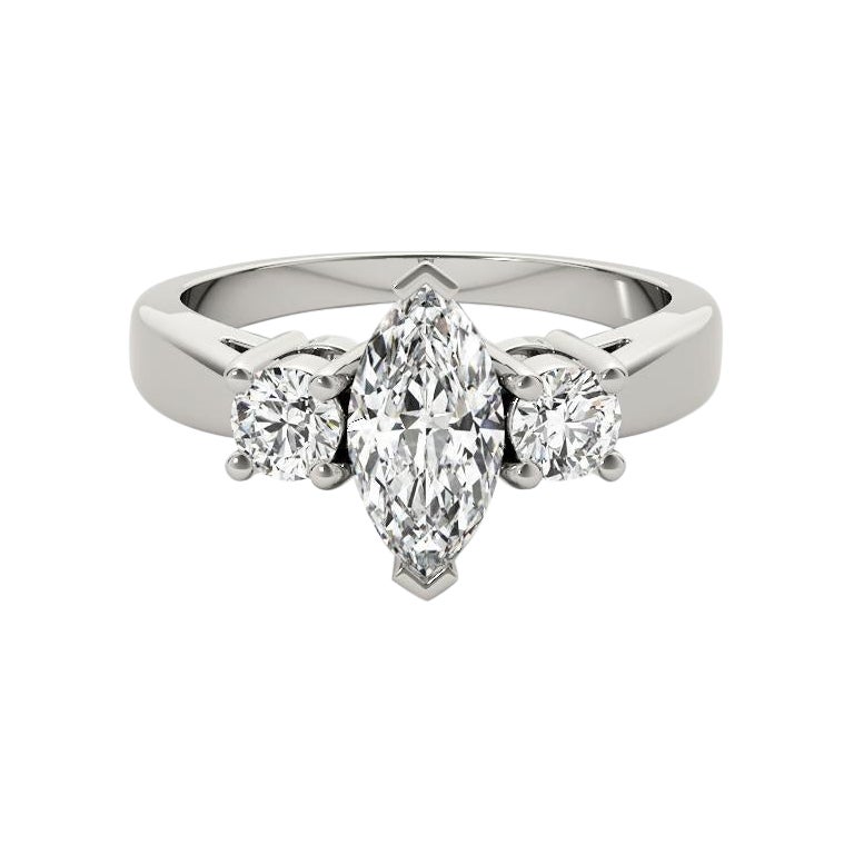 GIA Certified 0.81 Carat Marquise Three-Stone Anniversary Platinum Diamond Ring en vente