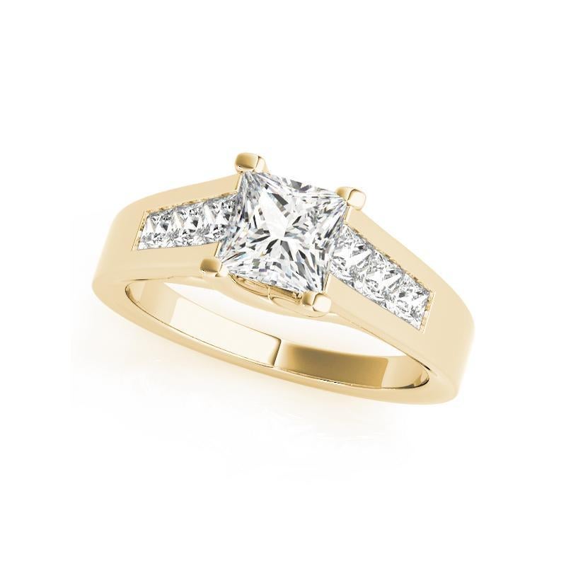 Taille princesse Bague en or jaune certifié GIA 0.81 carat Princess Channel Cathedral Diamond Ring en vente