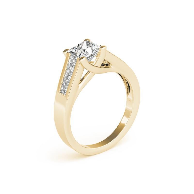 Bague en or jaune certifié GIA 0.81 carat Princess Channel Cathedral Diamond Ring Pour femmes en vente