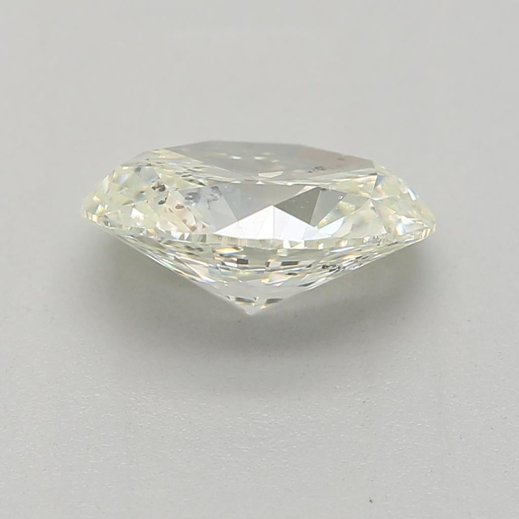 GIA Certified 0.81 Carat Very Light Yellow Green SI2 Clarity Diamond In New Condition For Sale In บางรัก, TH