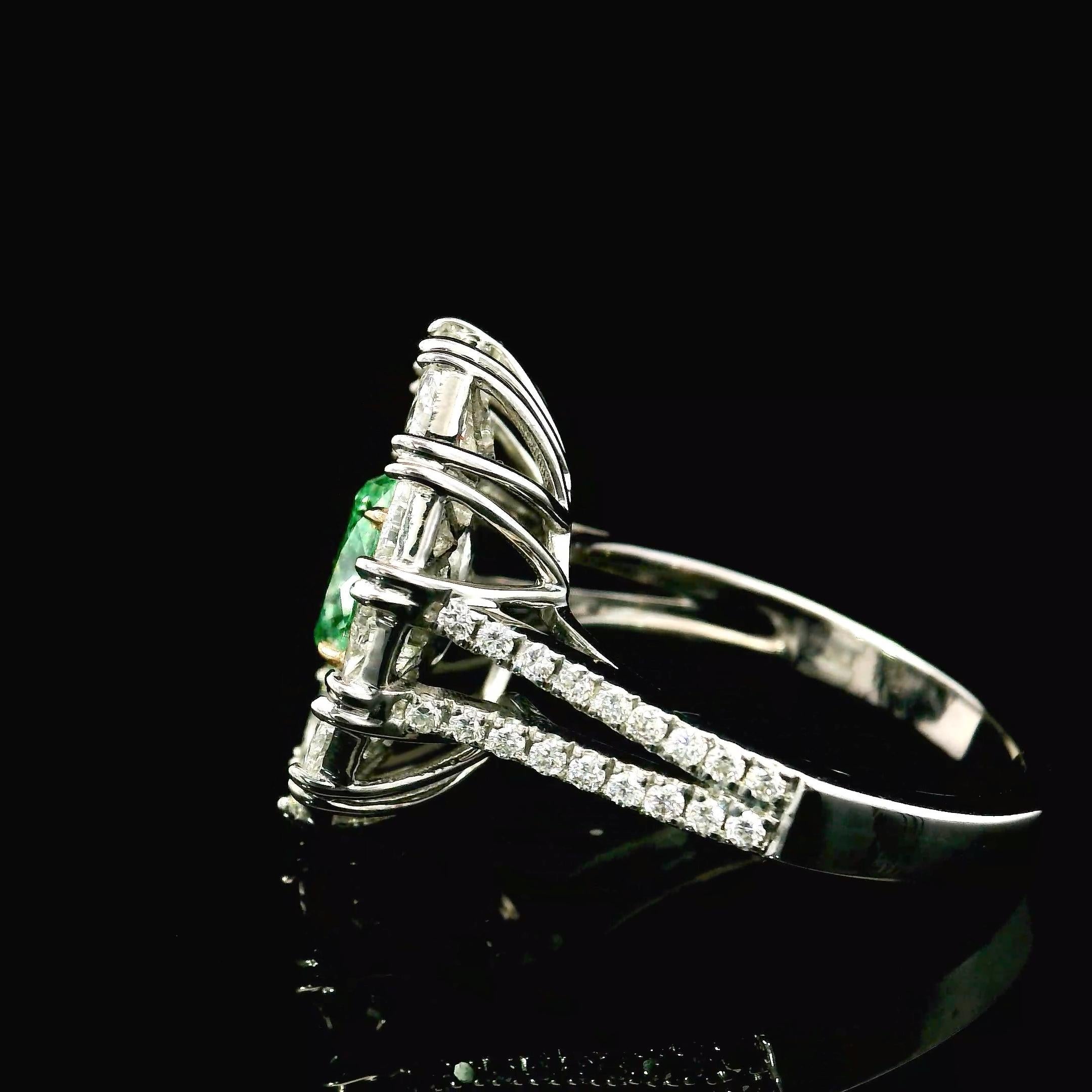 GIA Certified 0.81 Carat Very Light Yellow Green SI2 Clarity Diamond Ring For Sale 1