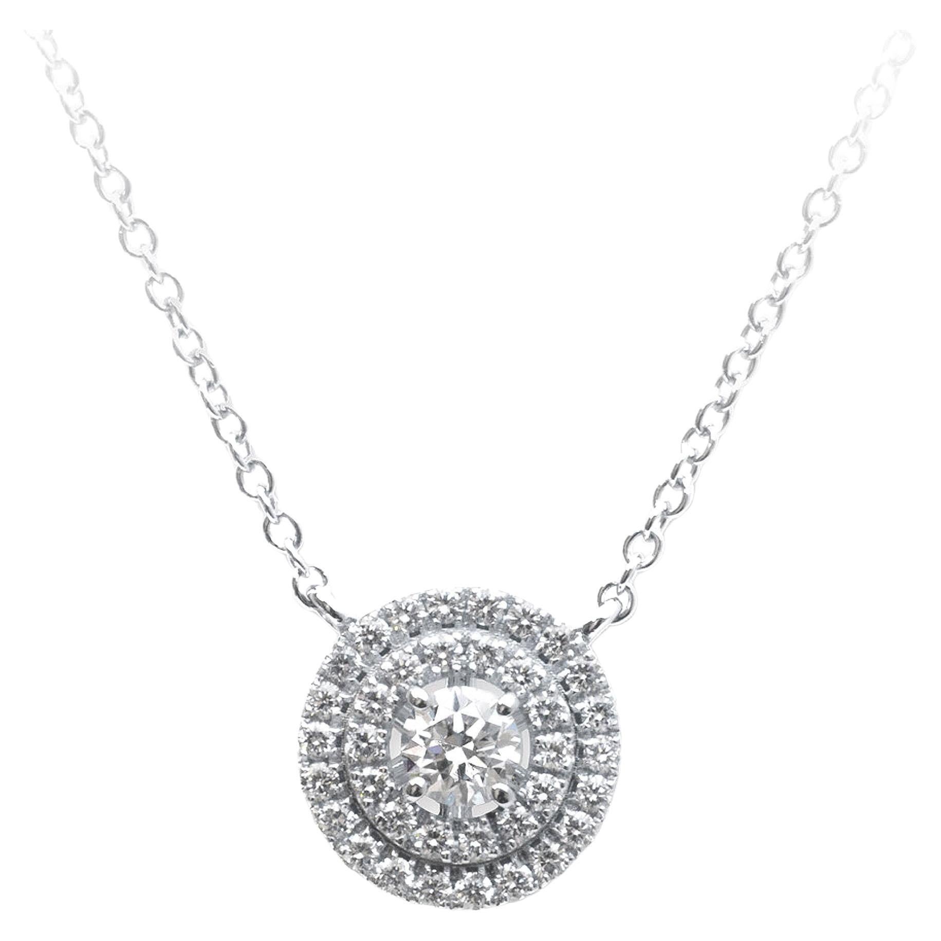 Pendentif avec double halo de diamants ronds de 0,82 carat, de couleur E-F et de pureté VS, certifié GIA en vente