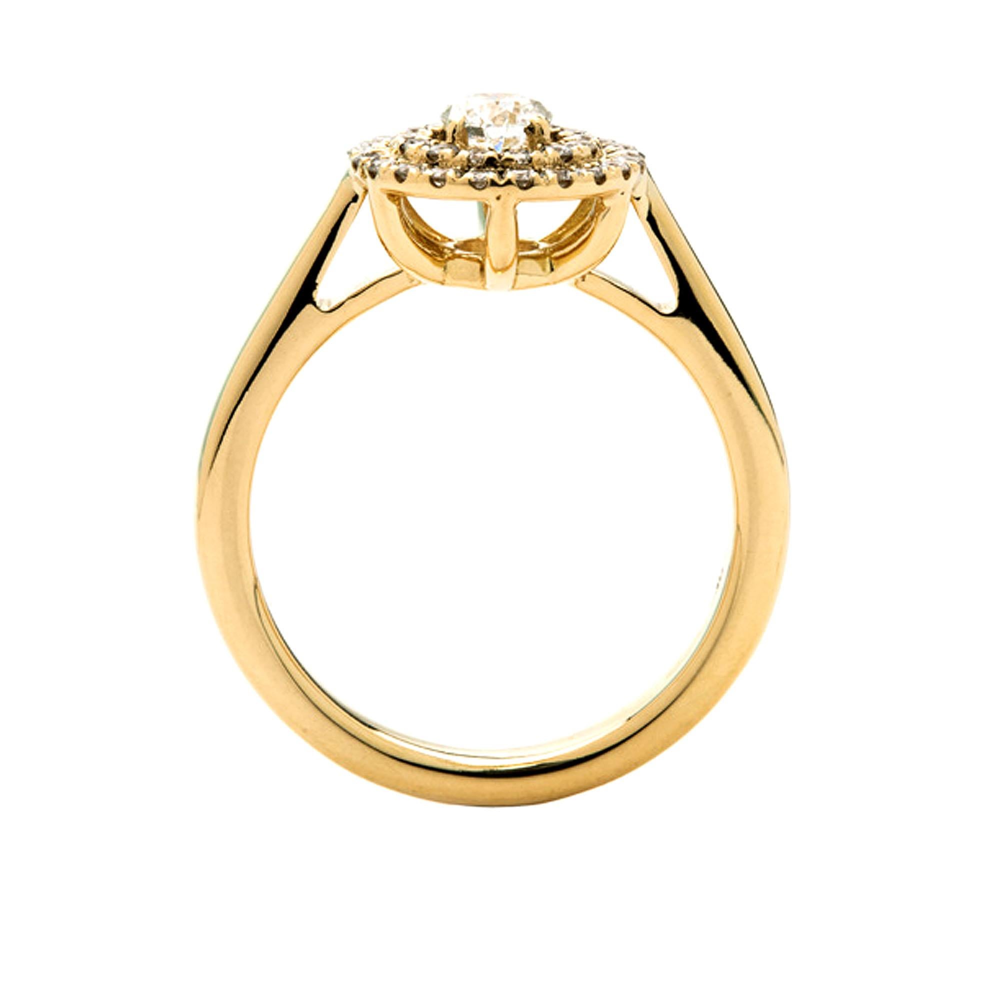 Taille ronde Bague double halo de diamants ronds de 0,82 carat de couleur E-F et de pureté VS certifiée par le GIA en vente