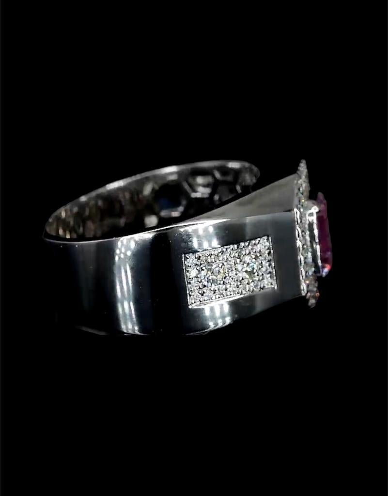 Taille émeraude Bague en diamant certifié GIA de 0,82 carat de couleur rose pâle, pureté SI1 en vente