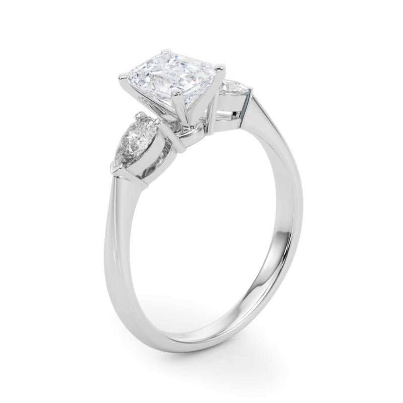 GIA Certified 0.83 Carat Emerald East-West Three-Stone Diamond Ring in vendita 1