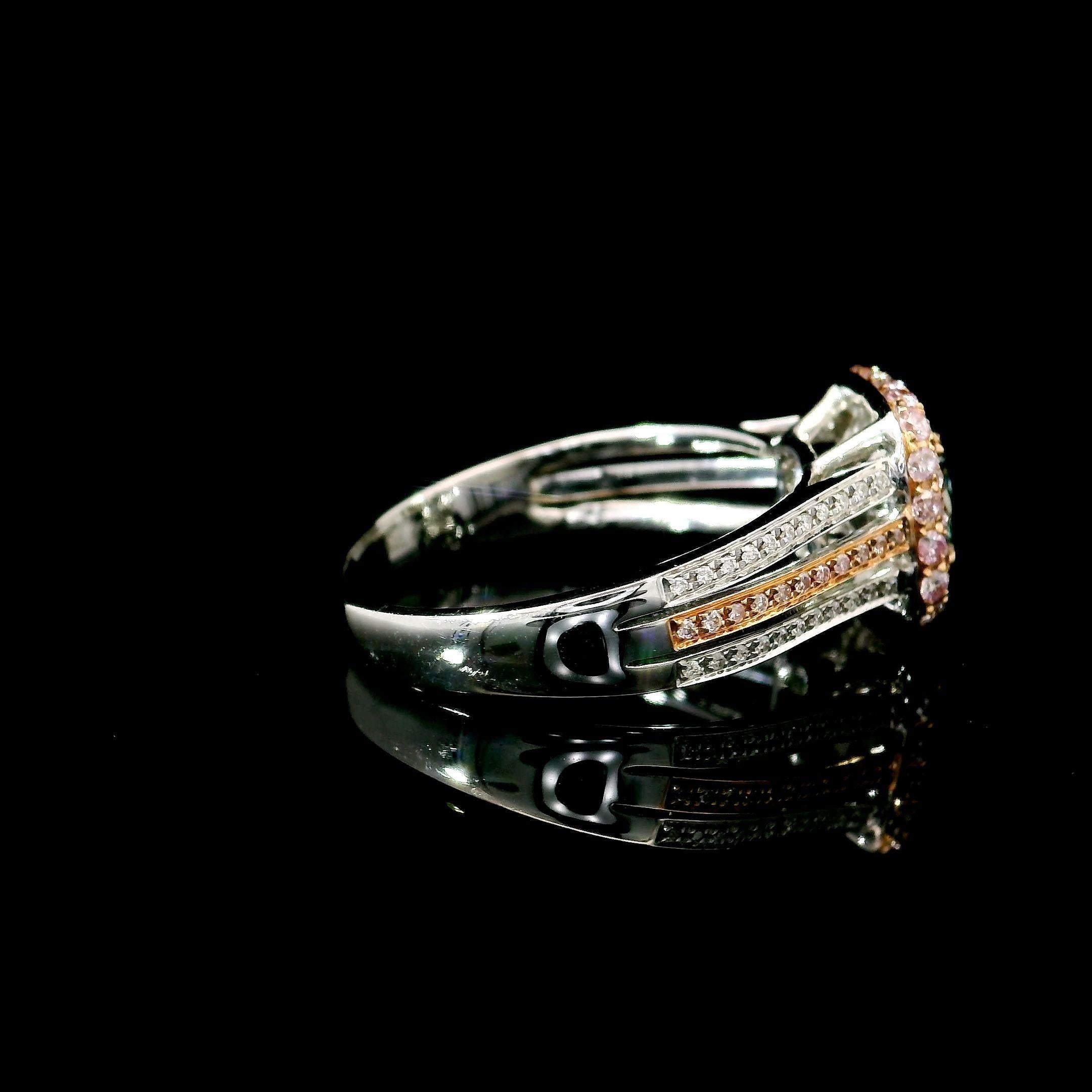Anillo de diamantes con certificado GIA de 0,83 quilates de color verde claro fantasía y claridad VS1 en venta 3