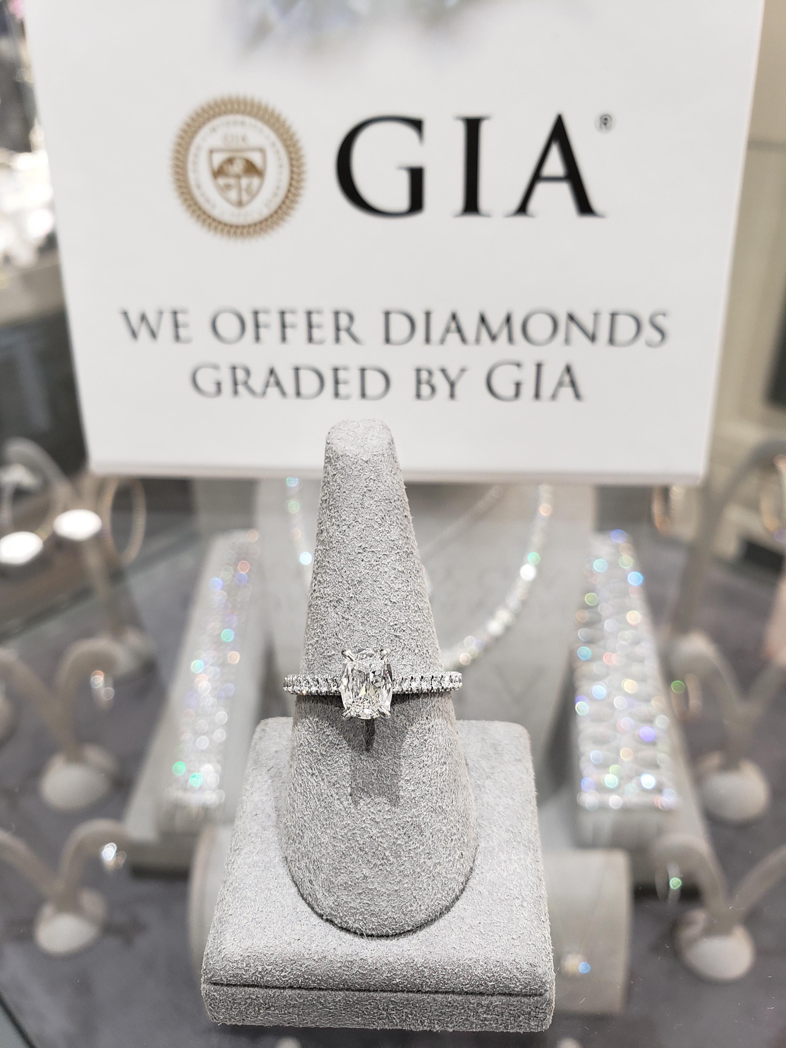 GIA Certified 0.85 Carats Elongated Cushion Cut Diamond Engagement Ring In New Condition For Sale In New York, NY