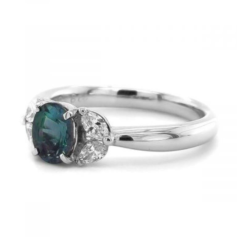 GIA Certified 0.85 Carat Natural Brazilian Alexandrite Diamond Platinum Ring In New Condition For Sale In Los Angeles, CA