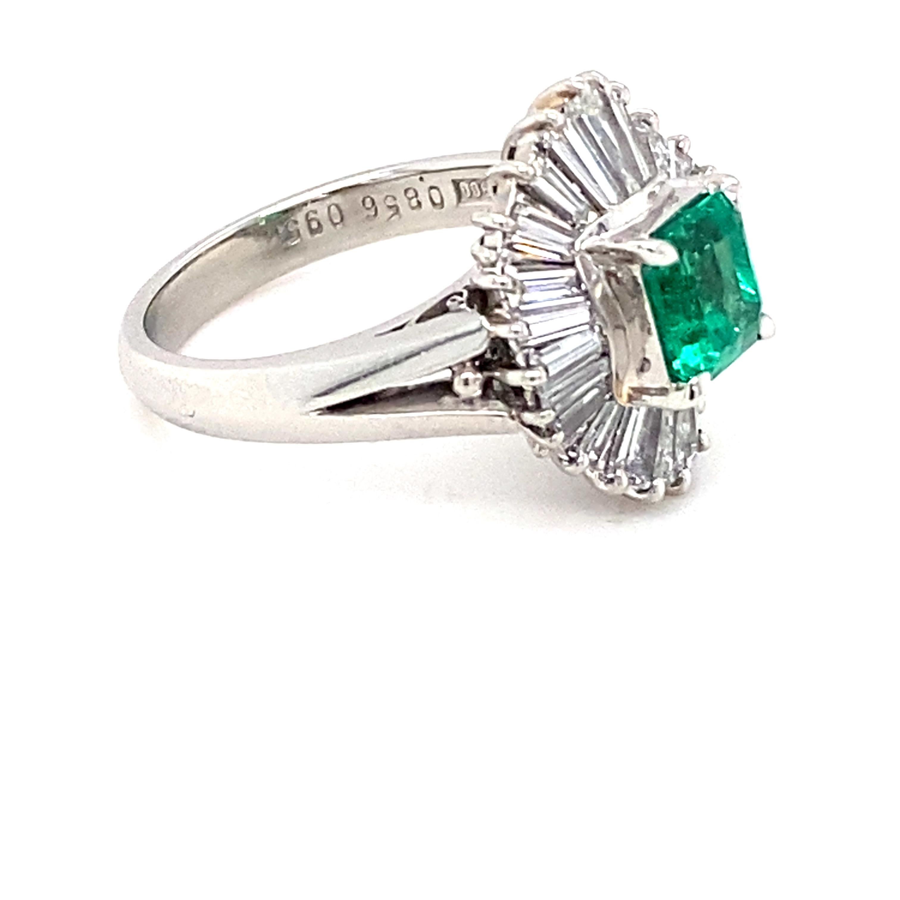 GIA Certified 0.85 Carat Octagon Cut Columbian Emerald Diamond Ring For Sale 1