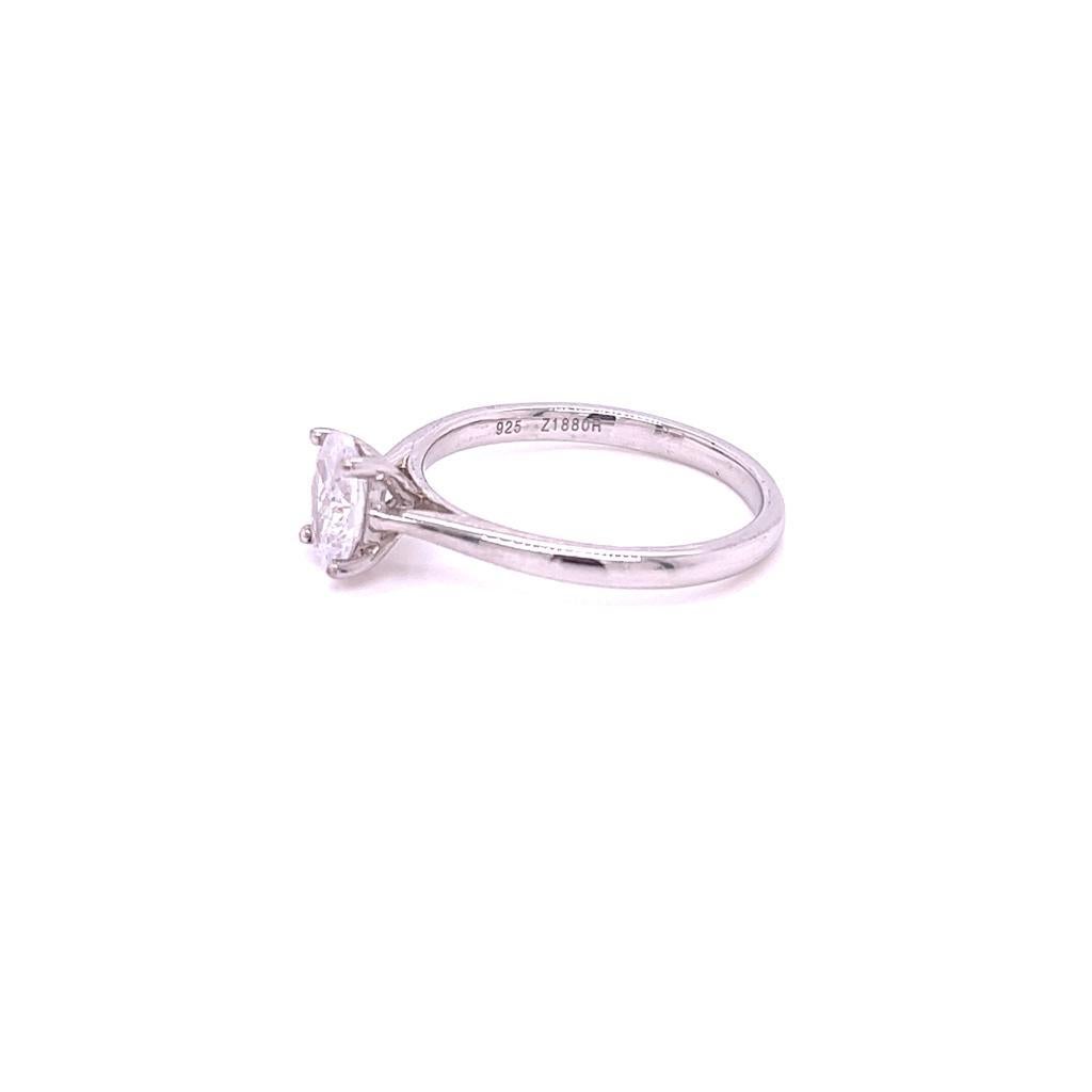 For Sale:  GIA Certified 0.9 Carat Oval Diamond Solitaire Ring in Platinum 4