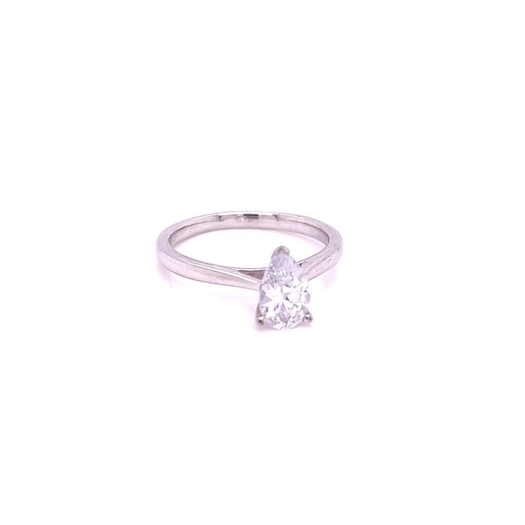En vente :  Bague solitaire en platine certifiée GIA de 0,9 carat de diamant en forme de poire 2