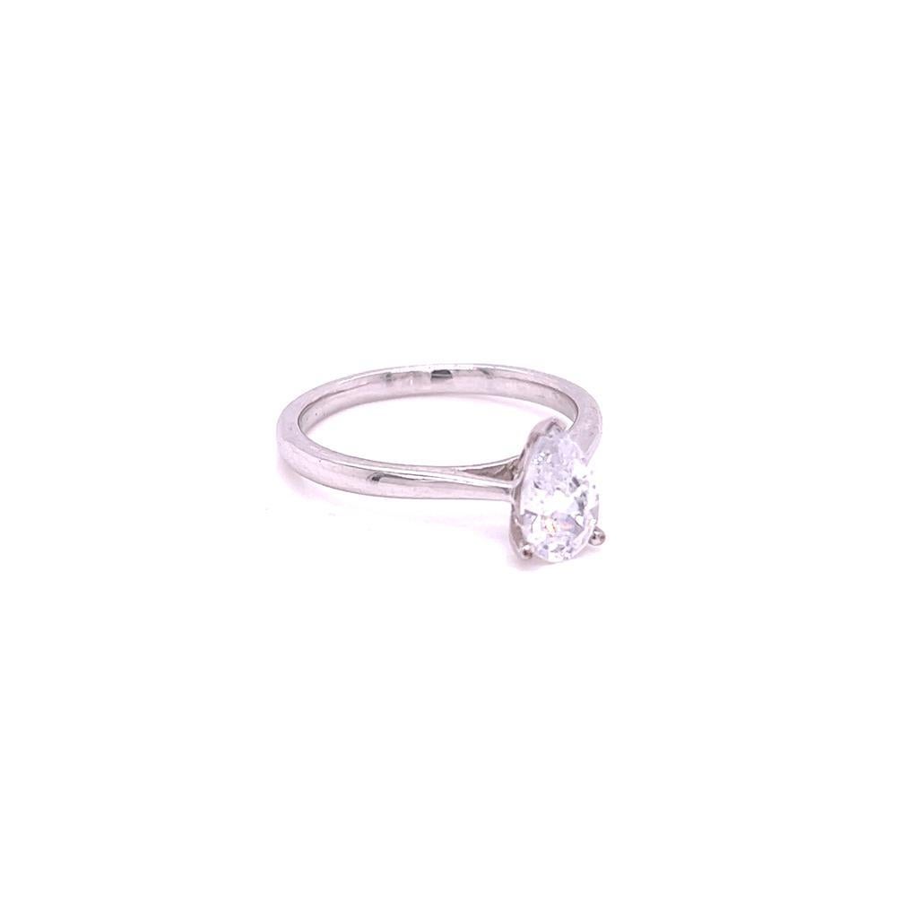 For Sale:  GIA Certified 0.9 Carat Pear shape Diamond Solitaire Ring in Platinum 3