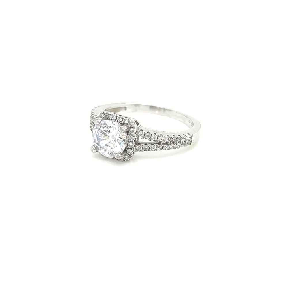 For Sale:  GIA Certified 0.9 Carat Round Brilliant Diamond Ring in Platinum 3