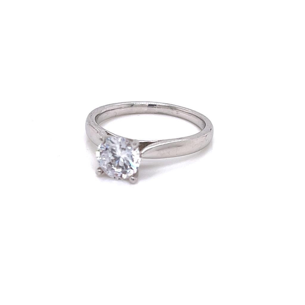 For Sale:  GIA Certified 0.9 Carat Round Brilliant Diamond Solitaire Ring in Platinum 2