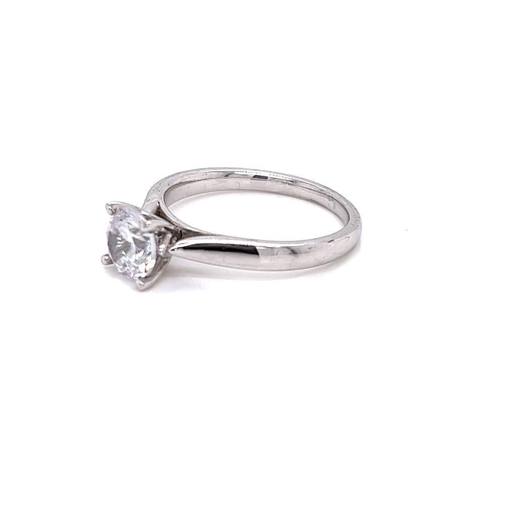 For Sale:  GIA Certified 0.9 Carat Round Brilliant Diamond Solitaire Ring in Platinum 3