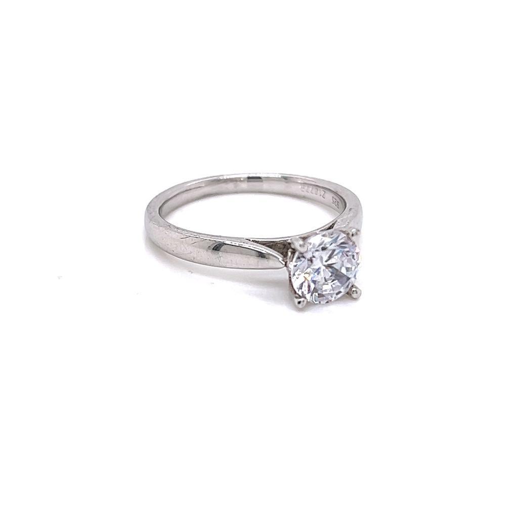 For Sale:  GIA Certified 0.9 Carat Round Brilliant Diamond Solitaire Ring in Platinum 4