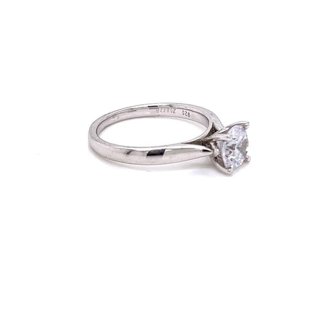 For Sale:  GIA Certified 0.9 Carat Round Brilliant Diamond Solitaire Ring in Platinum 5