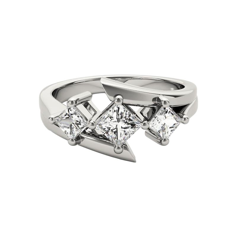 GIA Certified 0.9 Carat Three-Stone Princess Bypass Platinum Diamond Ring For Sale