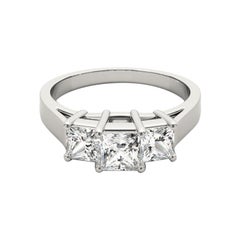 GIA Certified 0.9 Carat Three-Stone Princess Cut (certifié par la GIA)  Bague en diamant