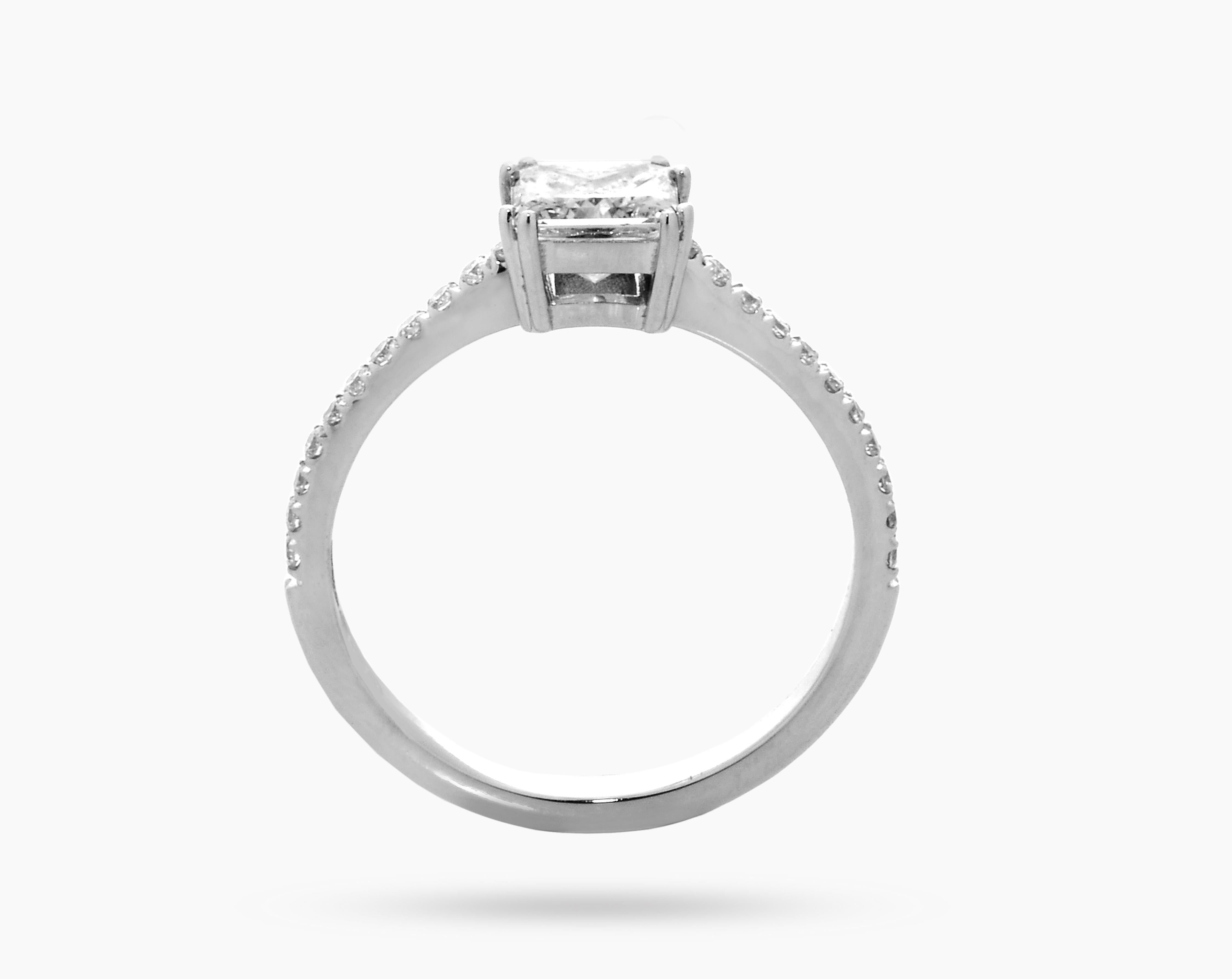 Contemporary GIA Certified 0.90 Carat Diamond Engagement Ring For Sale