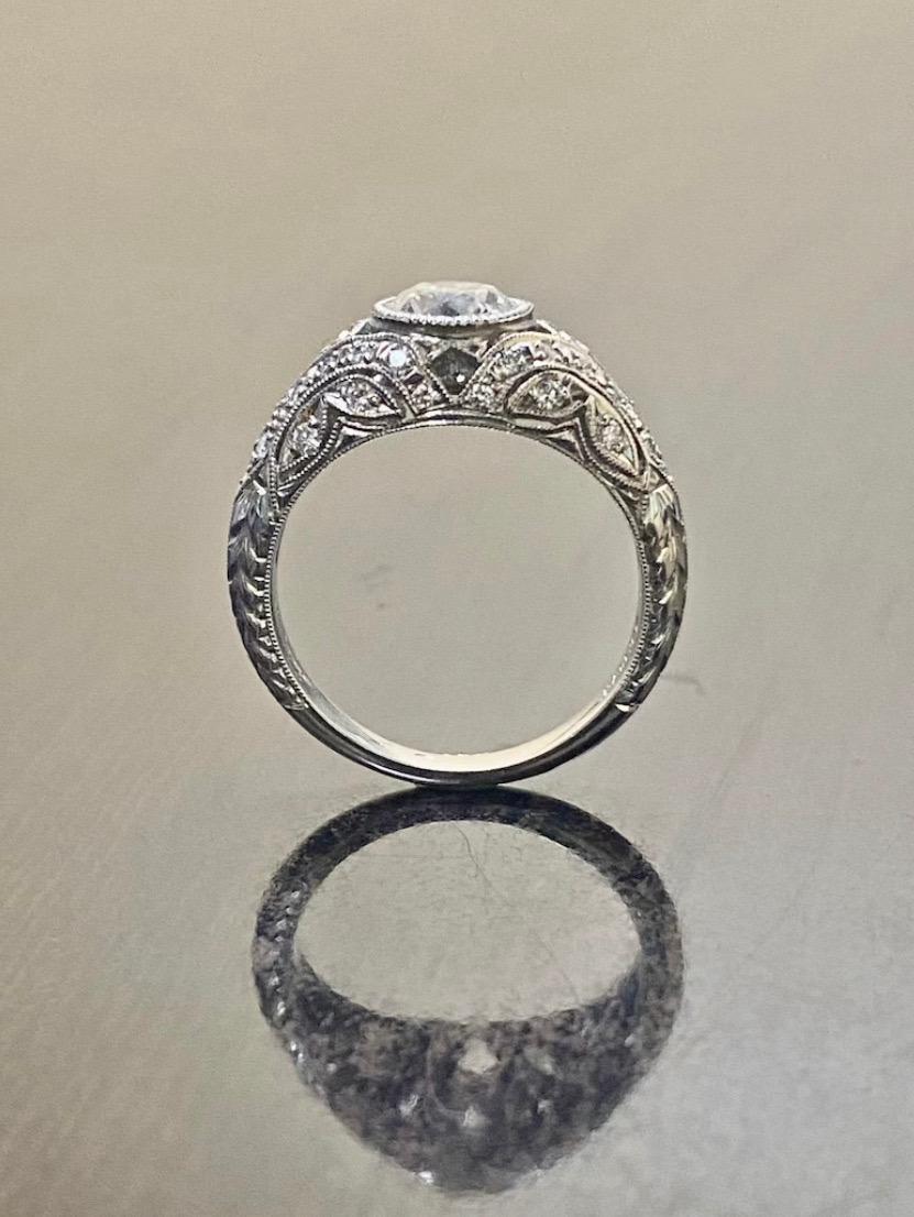 Taille ronde Bague de fiançailles en platine gravée avec diamant européen ancien de 0,90 carat certifié GIA en vente
