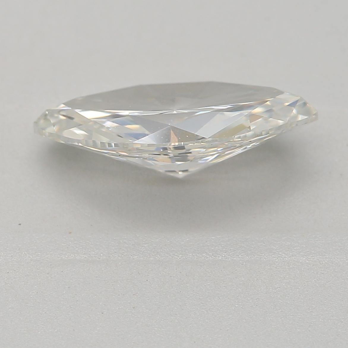 GIA Certified 0.90 Carat Faint Yellow Green SI1 Clarity Diamond In New Condition For Sale In บางรัก, TH